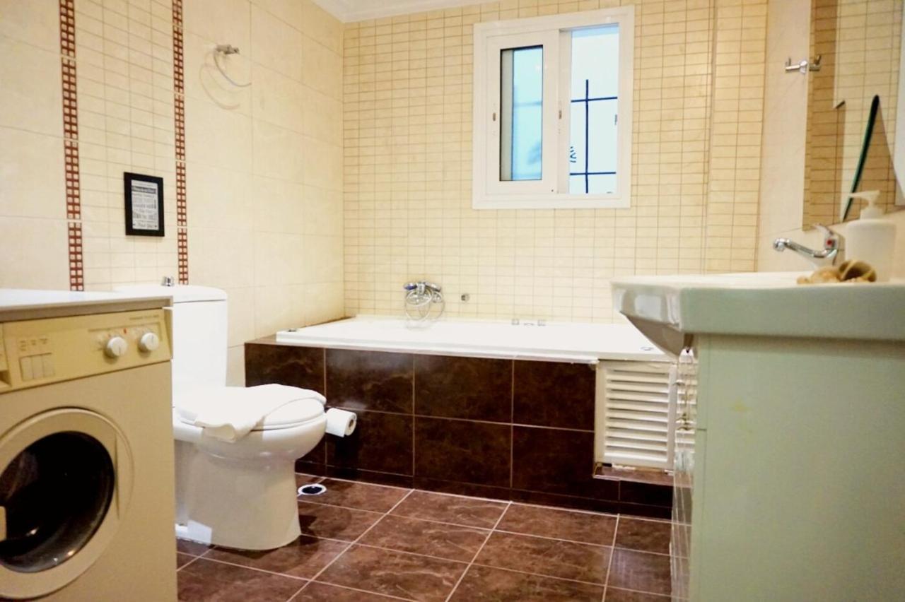 Piraeus Bright Apt Ngoại thất bức ảnh